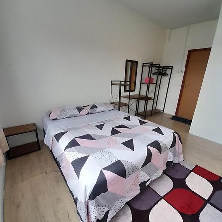 Adinda Homestay กัวลาตรังกานู ภายนอก รูปภาพ